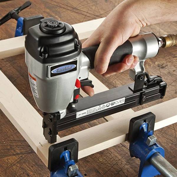 Use pneumatic corrugated fastener tool for frame butt joint.